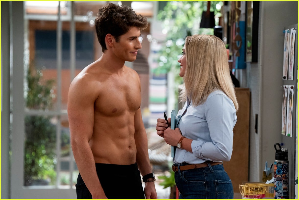 gregg sulkin shows off ripped abs in pretty smart trailer with emily osment 04