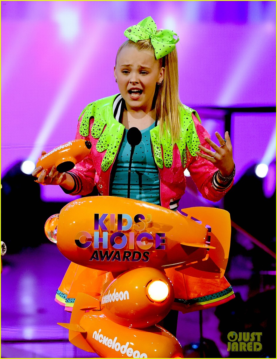 jojo siwa is putting nickelodeon on blast 02