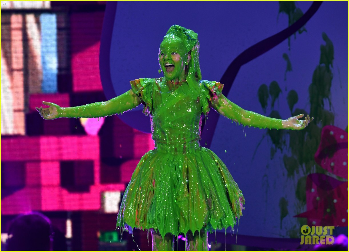 jojo siwa is putting nickelodeon on blast 10
