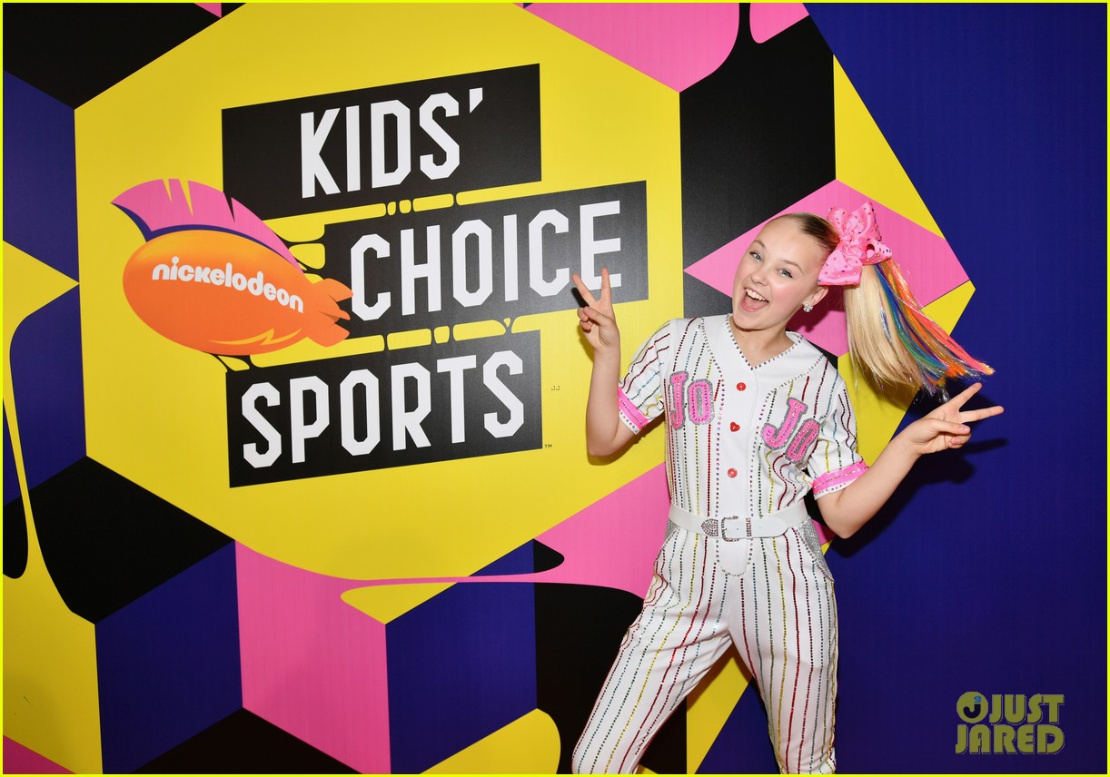 jojo siwa is putting nickelodeon on blast 13