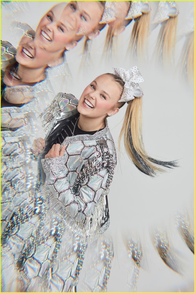Full Sized Photo of jojo siwa earns highest score on historic dancing