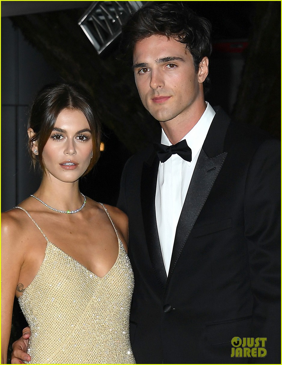 kaia gerber jacob elordi red carpet debut at academy museum opening 05
