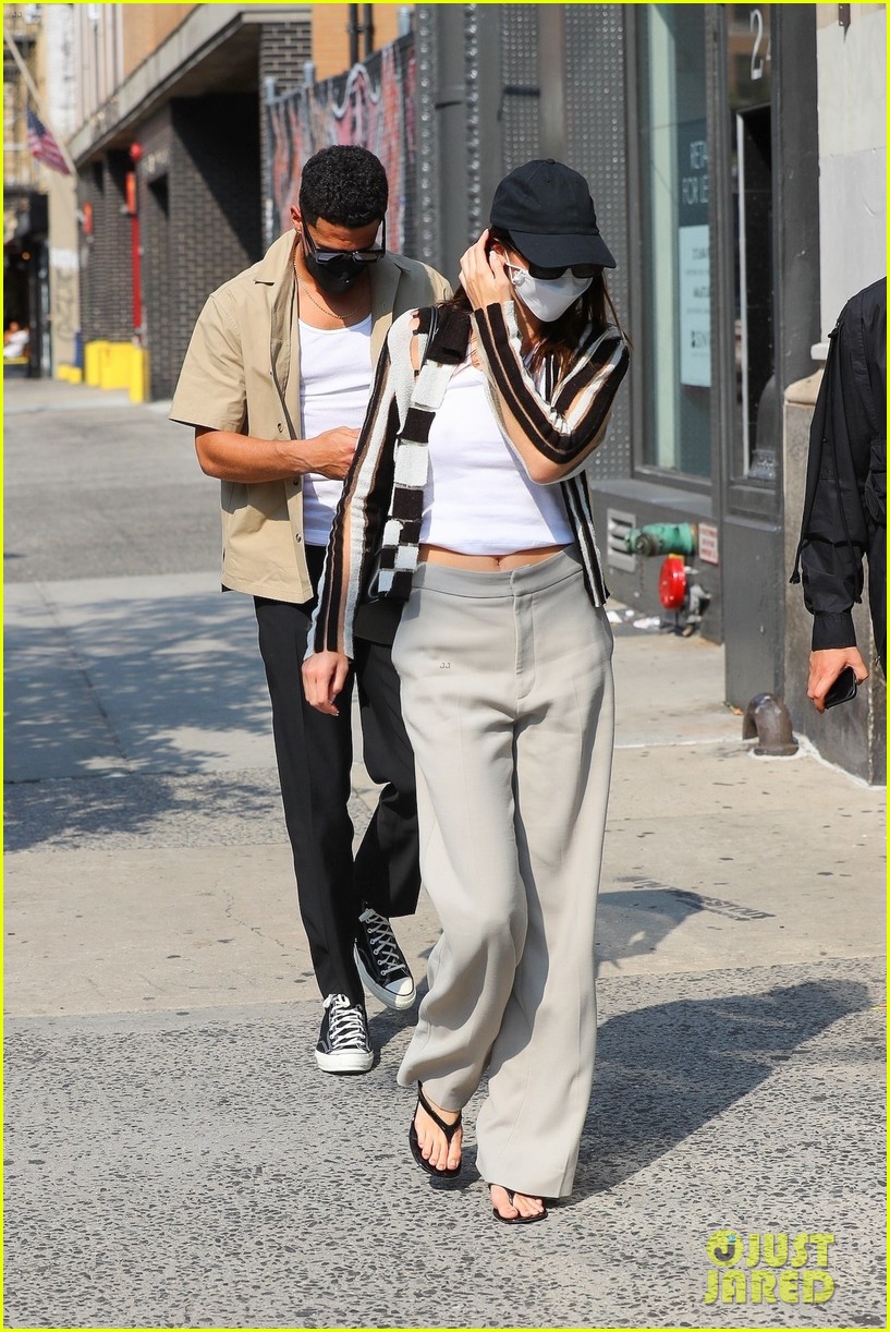 Kendall Jenner Wears Chic Striped Sweater While Out To Lunch With Devin  Booker: Photo 1323584, devin booker, Fai Khadra, Kendall Jenner Pictures
