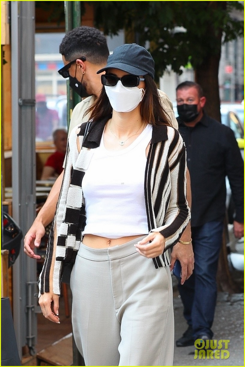 Full Sized Photo of kendall jenner devin booker lunch fai khadra nyc 47