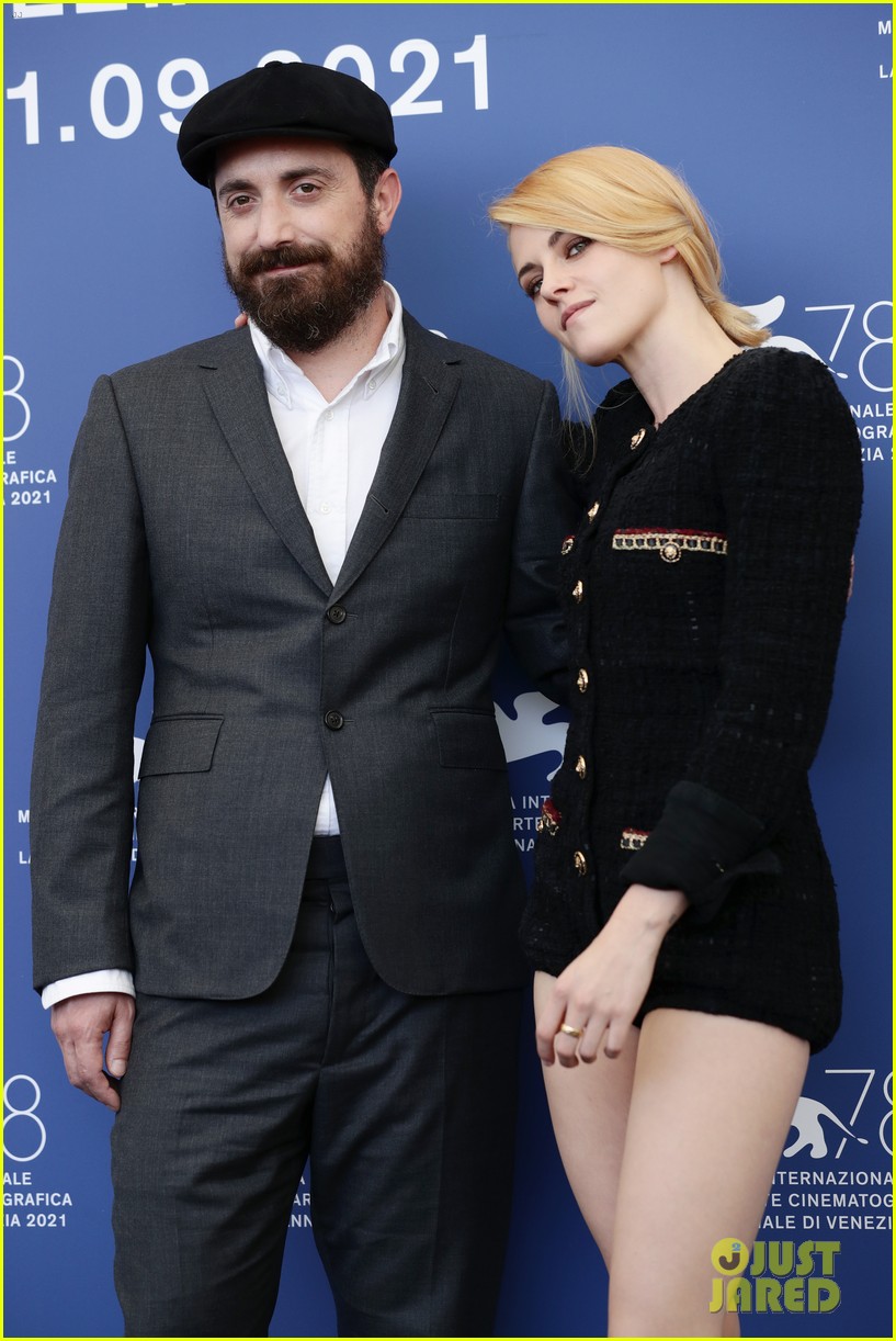 kristen stewart has the most fun at spencer venice film festival premiere 12