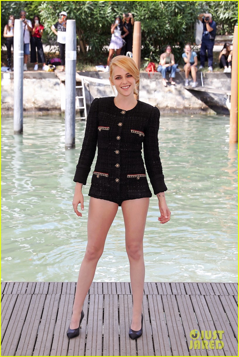 kristen stewart has the most fun at spencer venice film festival premiere 14