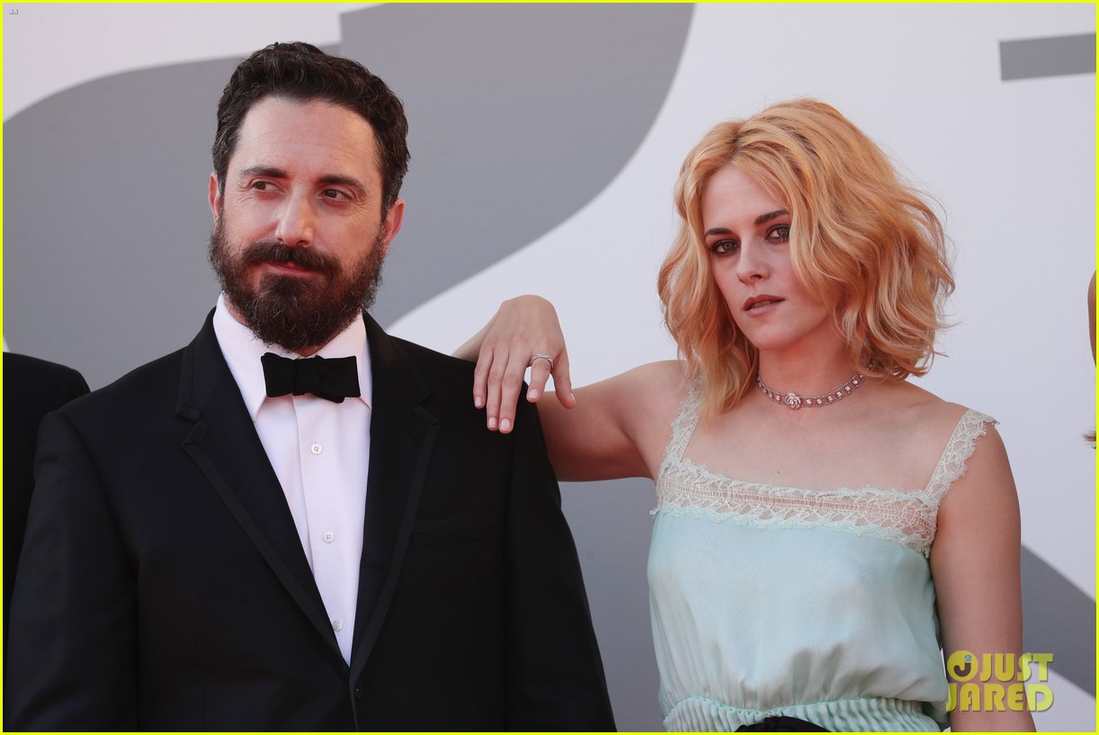 kristen stewart has the most fun at spencer venice film festival premiere 16
