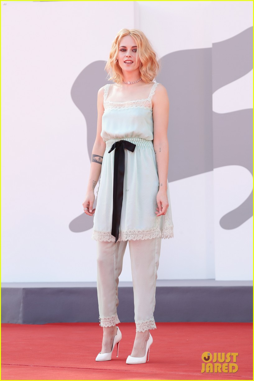 kristen stewart has the most fun at spencer venice film festival premiere 24