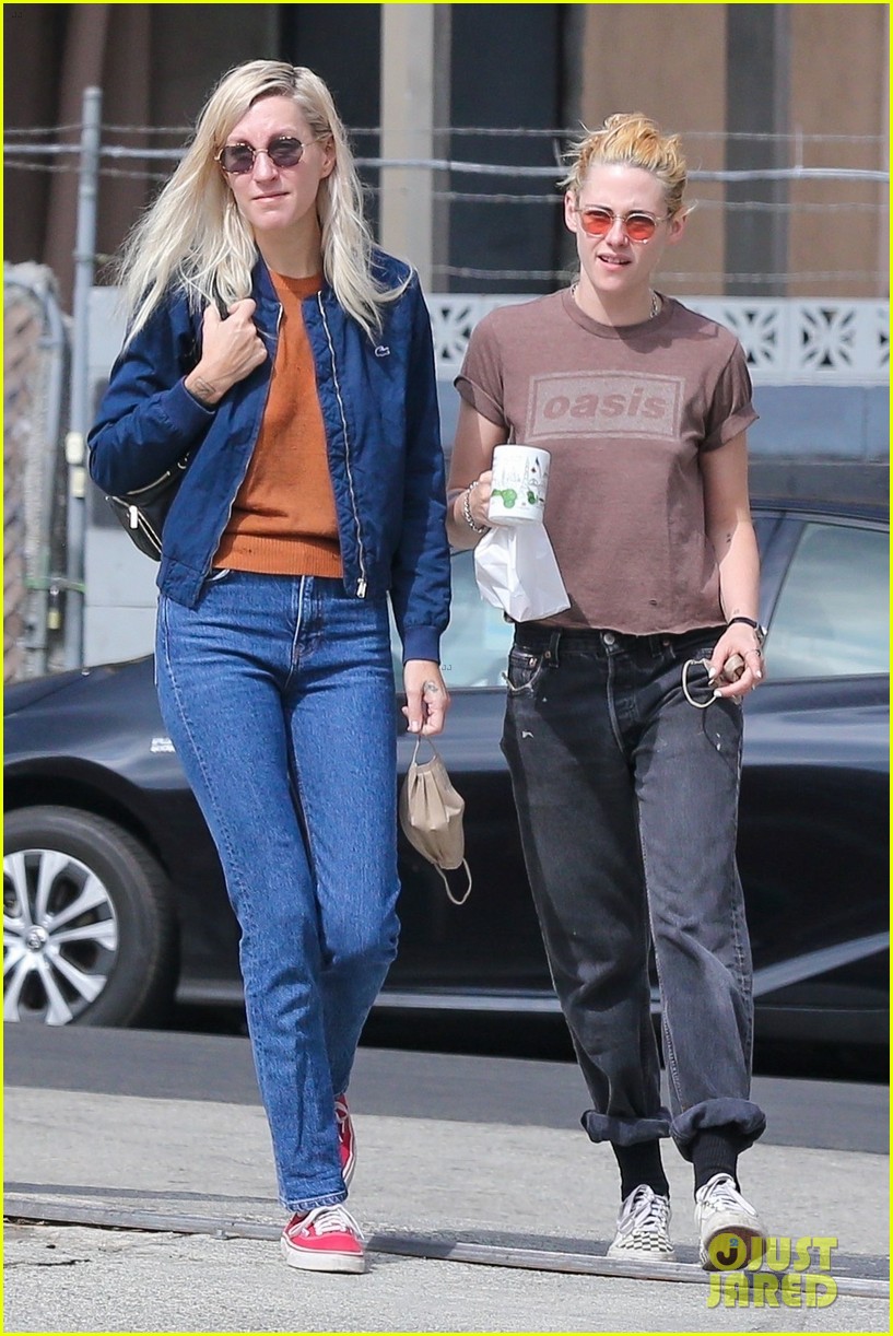 Kristen Stewart Spends the Day in L.A. with Girlfriend Dylan Meyer ...