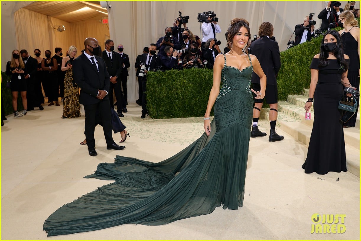 Madison Beer Has a Moment at the Met Gala 2021 Photo 1324008 Photo