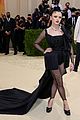 maisie williams is a super chic wednesday addams at met gala 2021 07