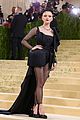 maisie williams is a super chic wednesday addams at met gala 2021 08