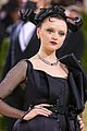 maisie williams is a super chic wednesday addams at met gala 2021 13