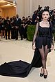 maisie williams is a super chic wednesday addams at met gala 2021 14