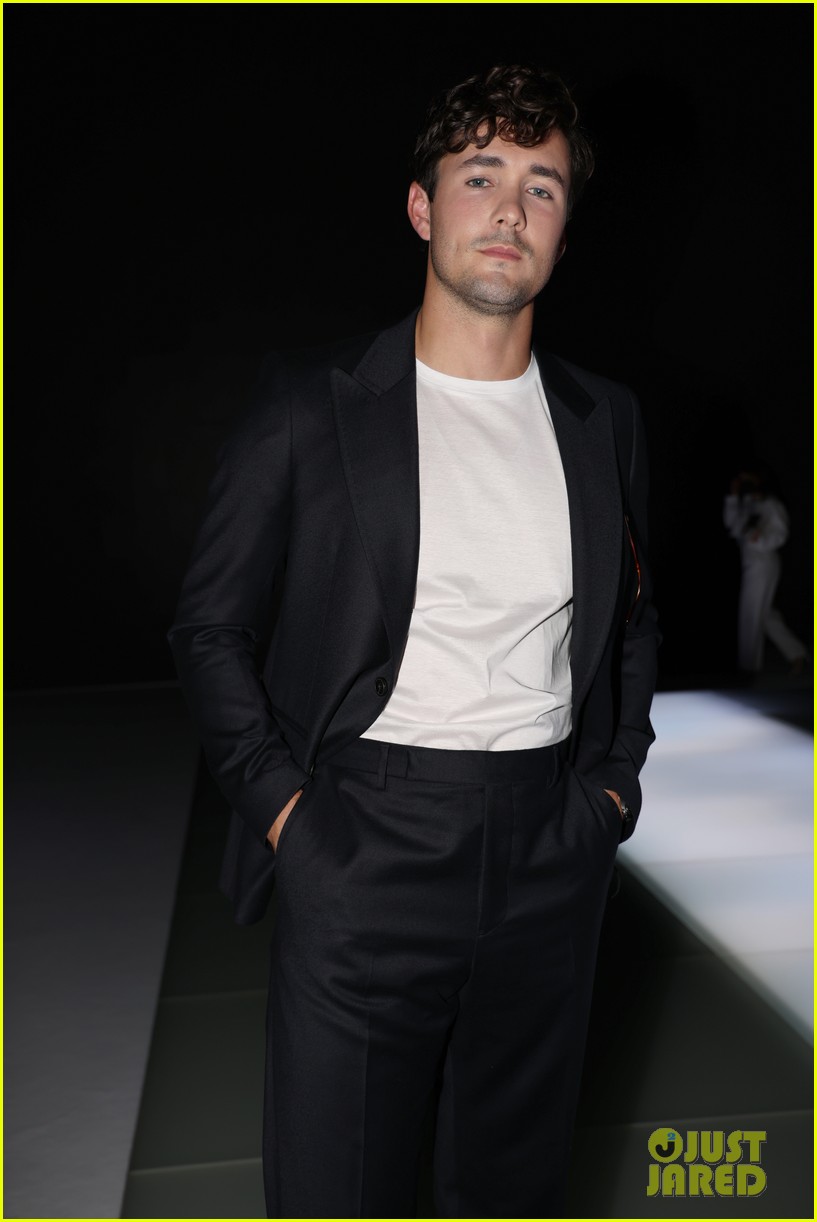 niall horan becky g jonah hauer king emporio armani front row 02