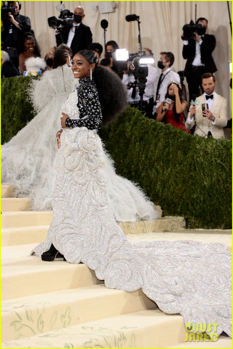 simone biles at met gala 2021