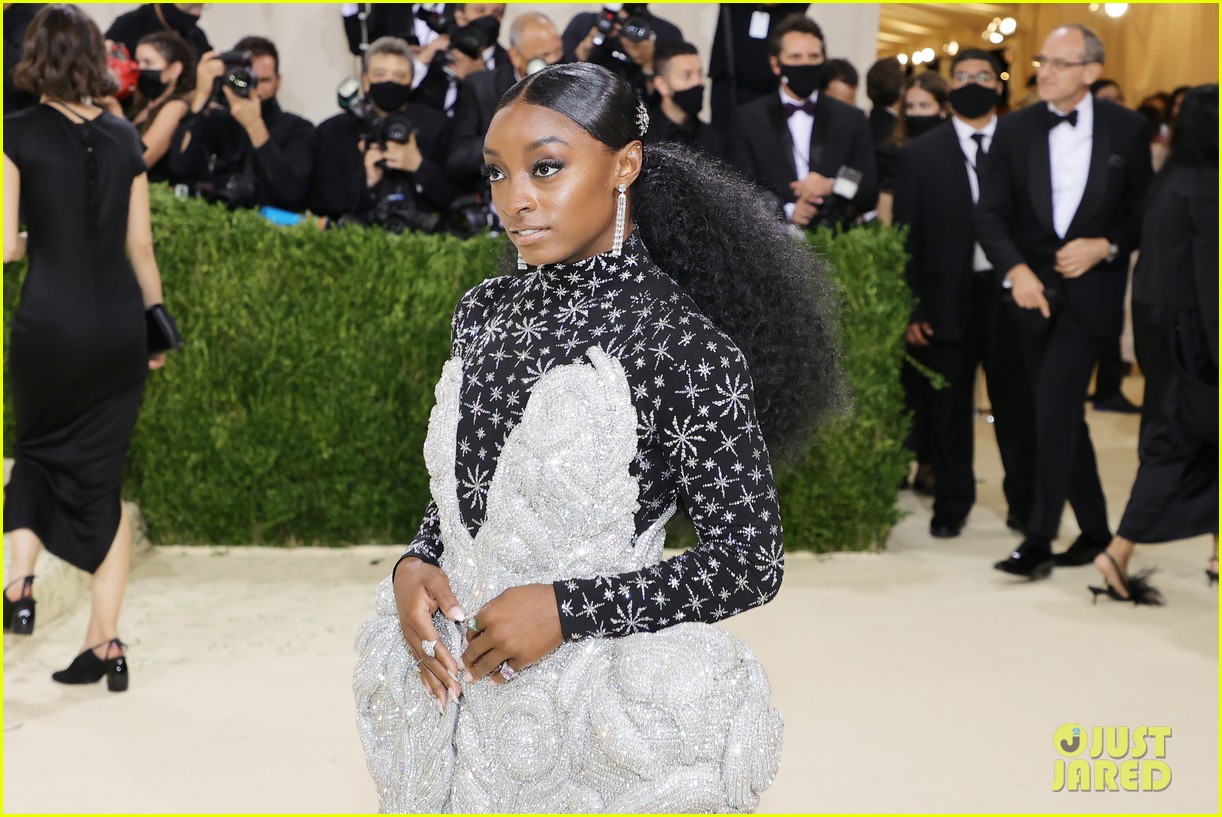 Olympic Teammates Simone Biles & Suni Lee Attend Met Gala 2021 | Photo ...