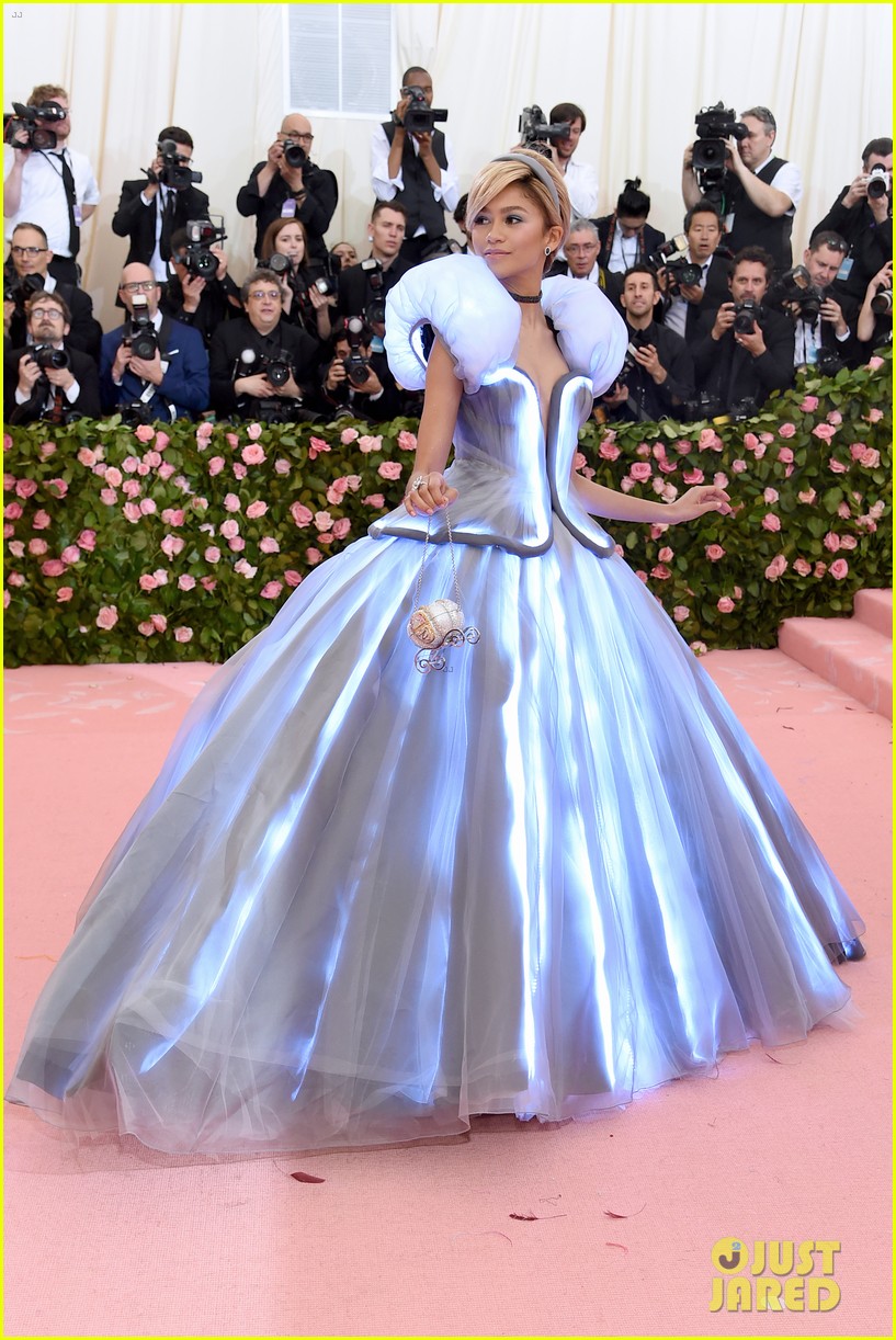 zendaya is missing out on met gala 2021 because of this 02