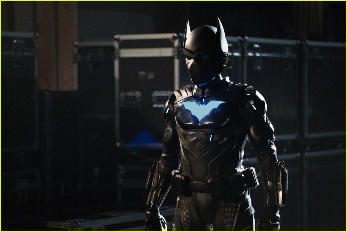 javicia leslie returns as batwoman for season three tonight 04
