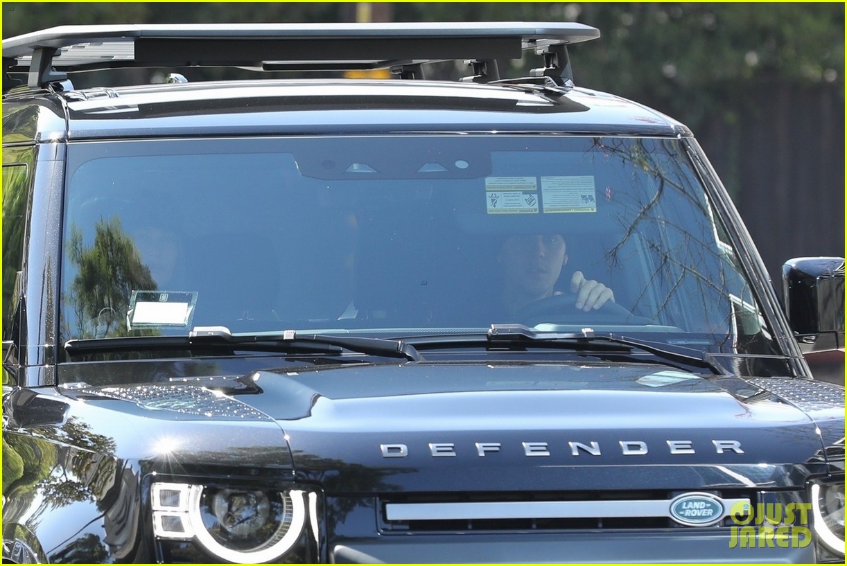 Justin Bieber Wears Baggy Sweats on Saturday Morning Outing with Hailey