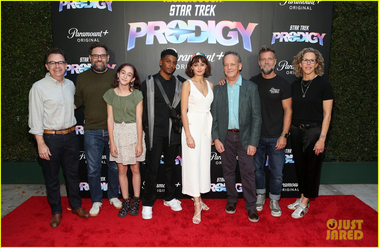 brett gray ella purnell more attend star trek prodigy screening 14