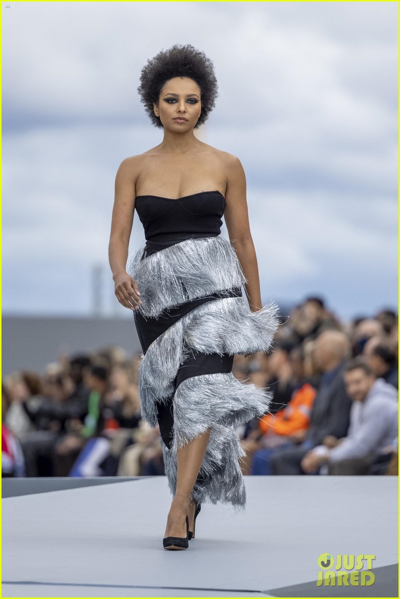 camila cabello katherine langford kat graham loreal runway 04