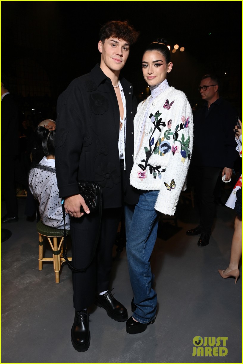 Full Sized Photo of dixie damelio noah beck attend valentino show at