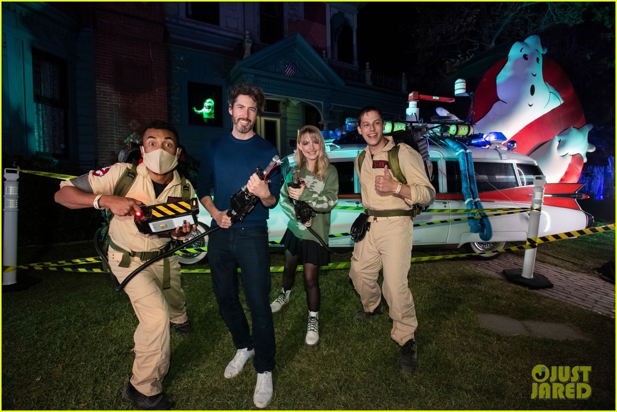 cierra ramirez isabella ferreira anthony keyvan more attend freeforms halloween road 18