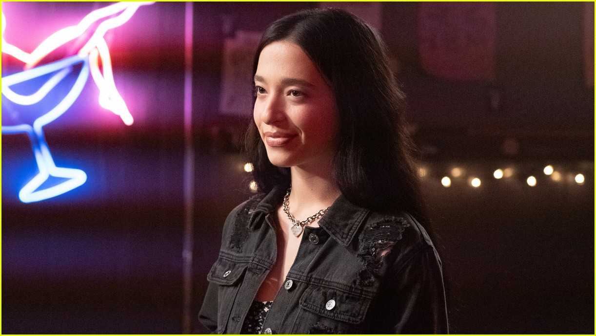 jenna ortega dylan minnette more star in scream trailer watch 08