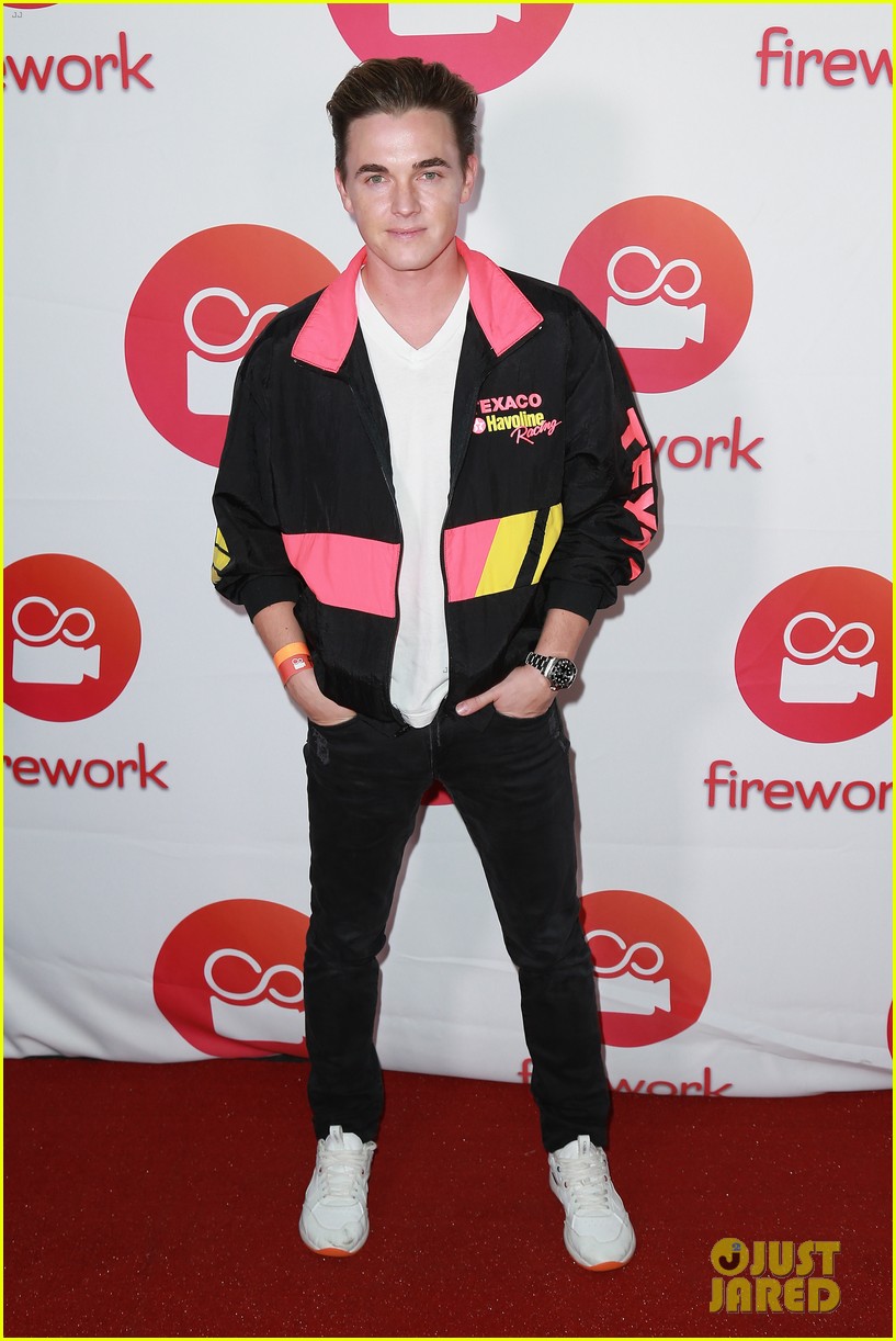 jesse mccartney postpones upcoming tour this isnt fun news 02