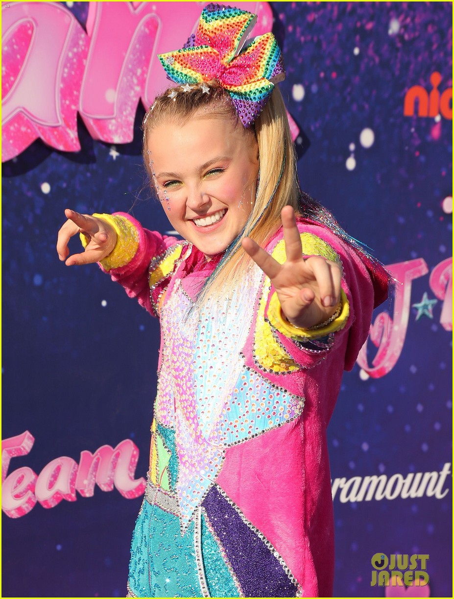 JoJo Siwa Says Her Signature Bow Is on a “Long Vacation”