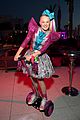 jojo siwa says her iconic bows are on a long vacation 03