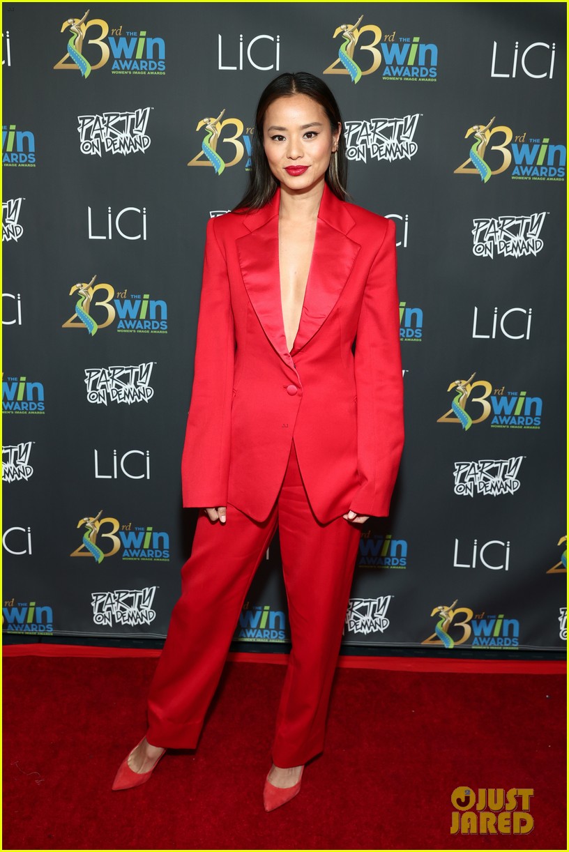 Full Sized Photo of jojo siwa wears mac cheese box outfit to womens