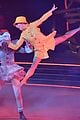 jojo siwa gets creepy as pennywise for dwts with jenna johnson 08