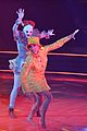 jojo siwa gets creepy as pennywise for dwts with jenna johnson 09