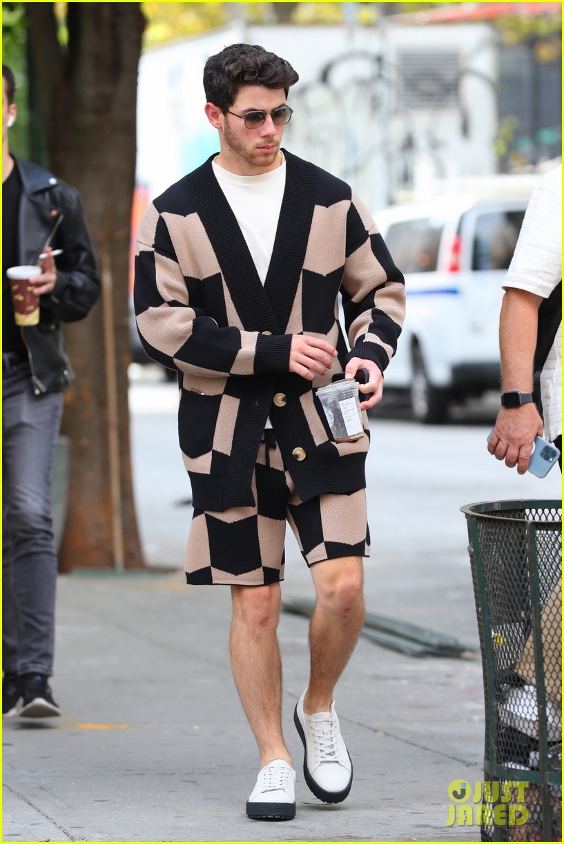 Full Sized Photo of jonas brothers nick joe out coffee nyc 14 Nick