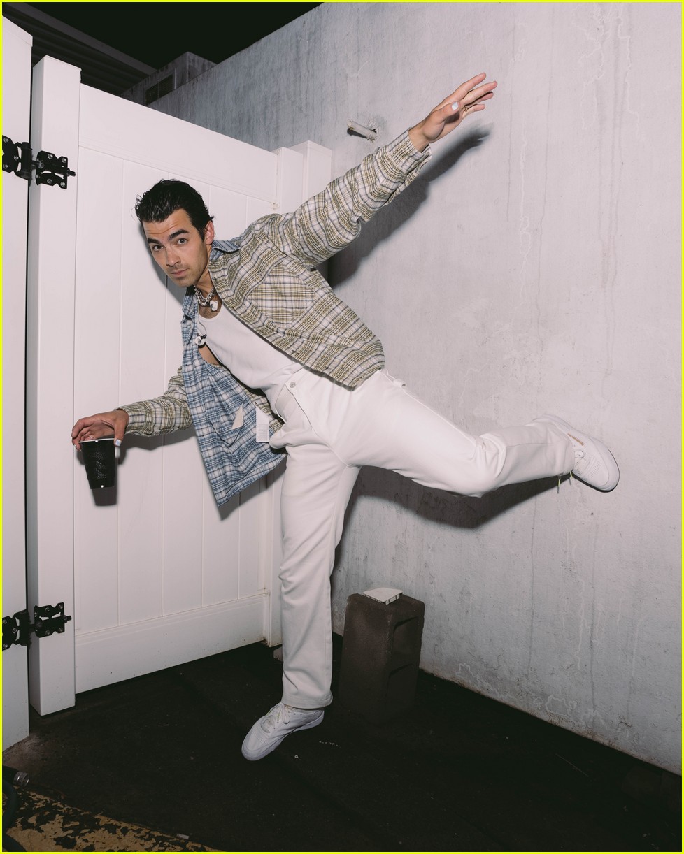 jonas brothers return to home state of new jersey for latest remember this concert 13