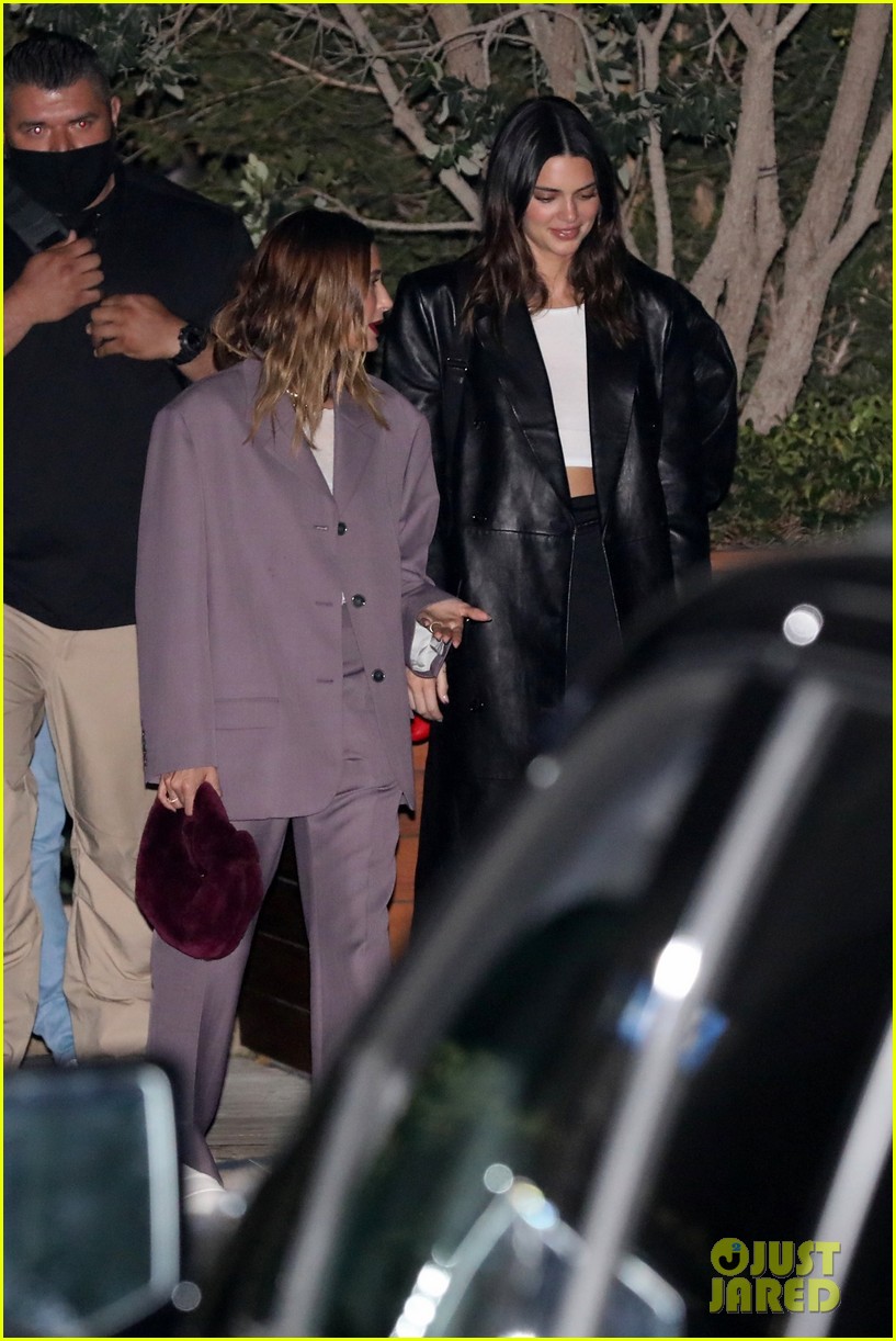 Kendall Jenner Grabs Dinner in Beverly Hills: Photo 3736516, Kendall Jenner  Photos