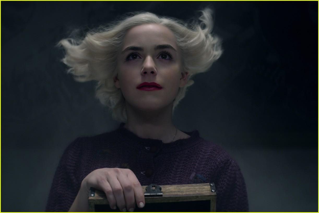 kiernan shipka heads to riverdale in season six for crossover 05
