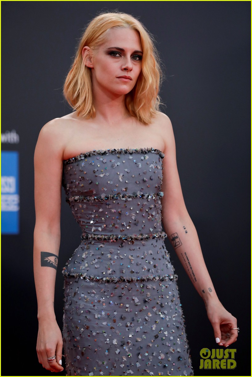 kristen stewart premieres spencer at bfi london film festival 06