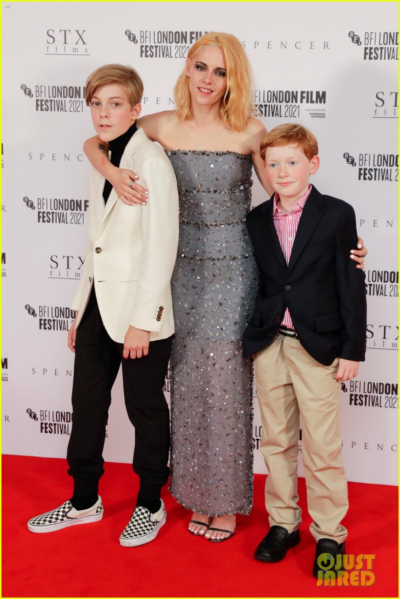 kristen stewart premieres spencer at bfi london film festival 11