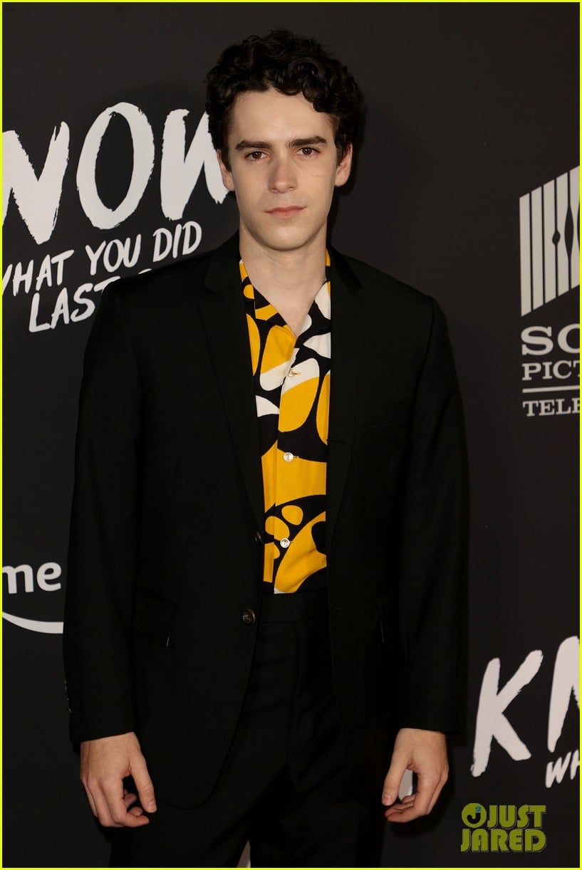 Full Sized Photo of madison iseman hugs ashley moore at i know what you