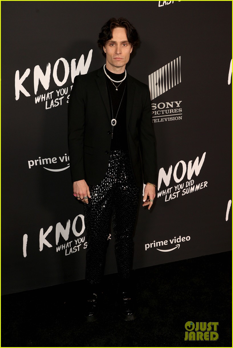 Full Sized Photo of madison iseman hugs ashley moore at i know what you