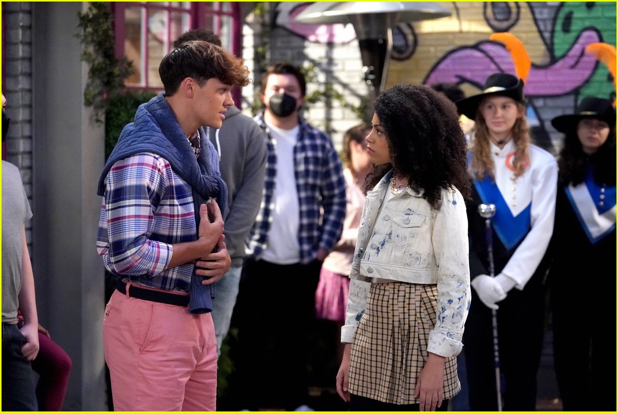 noah beck makes acting debut on side hustle this weekend first look 07