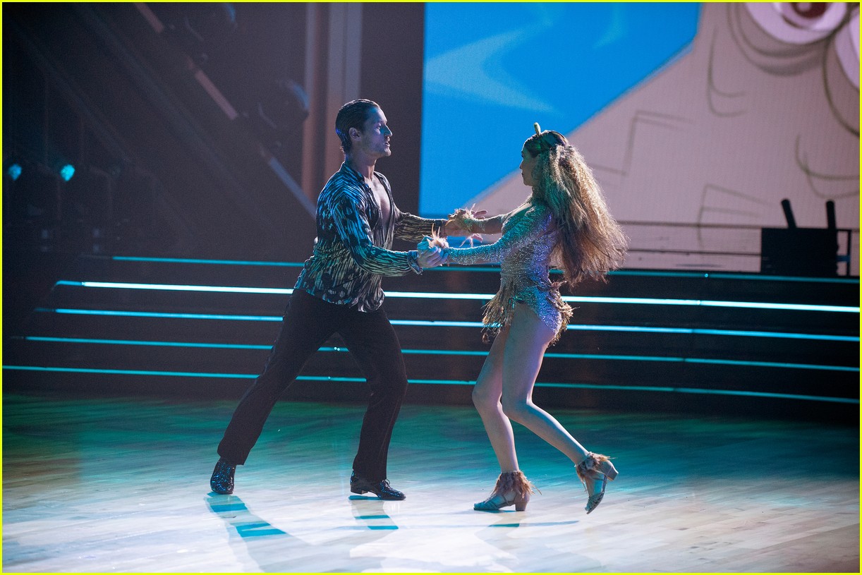 Full Sized Photo of olivia jade val chmerkovskiy dance to lion king on