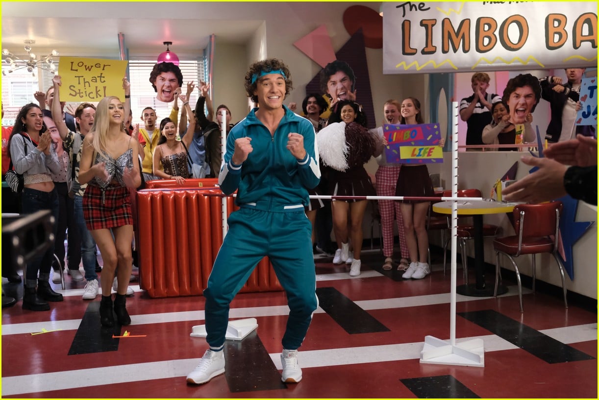 'Saved By The Bell' Gets Season 2 Premiere Date & First Look Photos