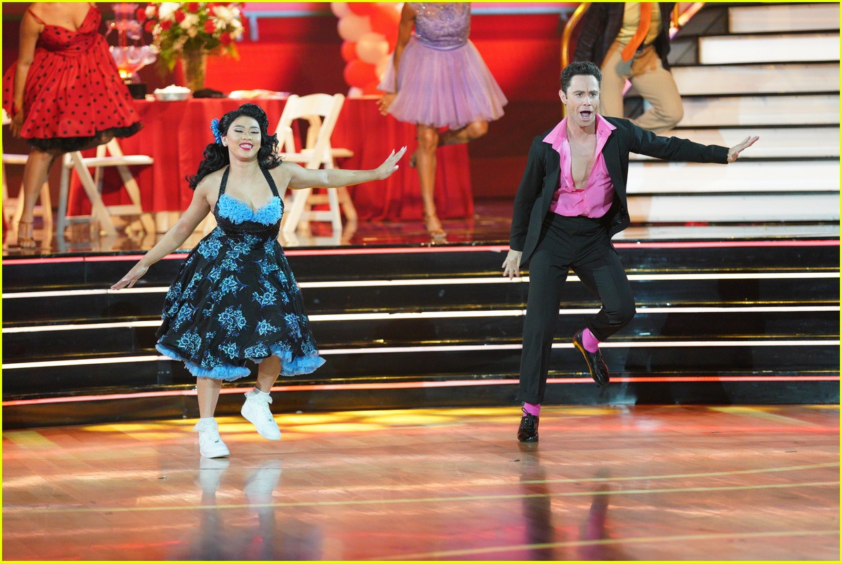 suni lee sasha farber do the hand jive on dwts 03