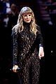 taylor swift honors carole king at rock roll hall of fame 41