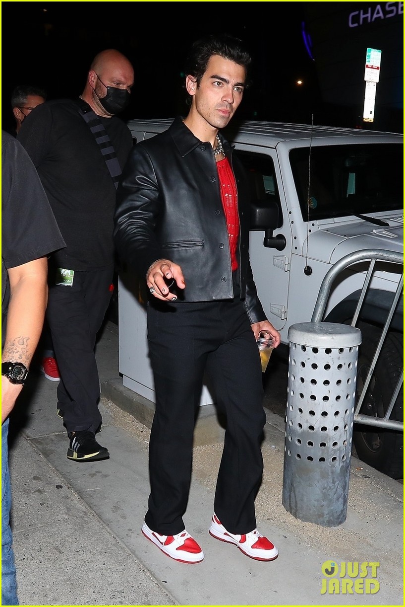 the jonas brothers leave concert viper room 02