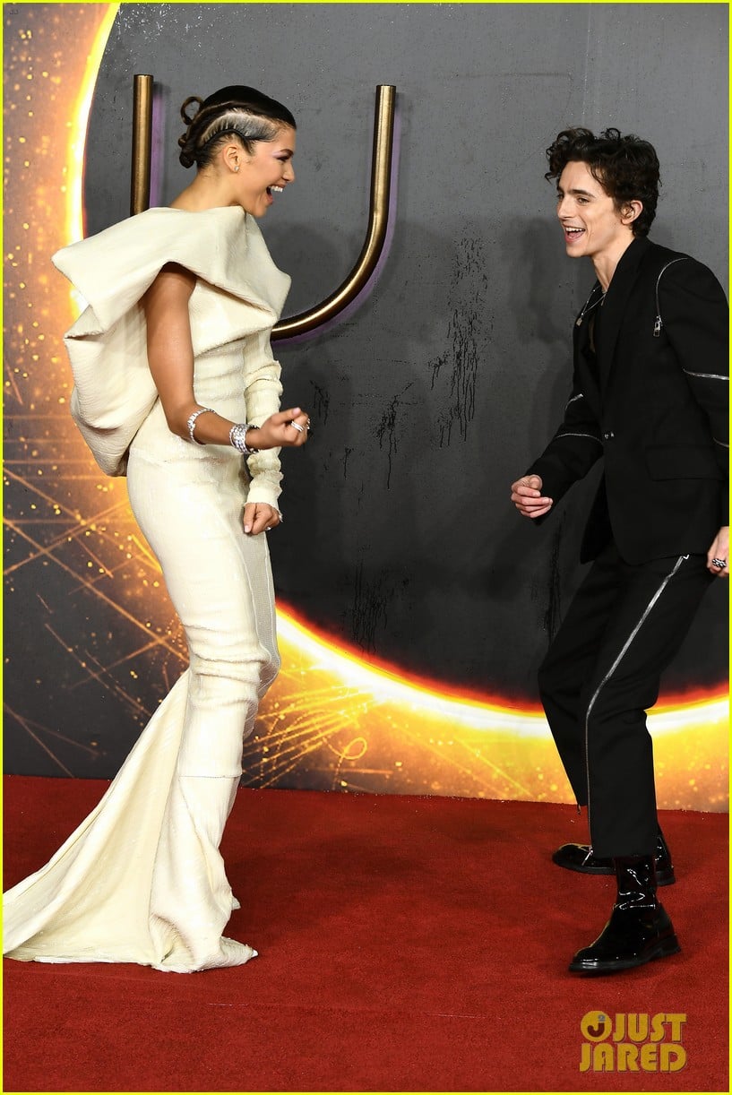 zendaya was nervous about her dune chemistry read with timothee chalamet 05